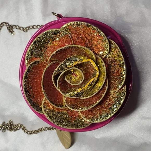 Sold- H&M Small Flower Purse - Picture 2 of 11